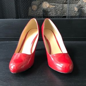 Nine West size 7.5 hot pepper color heels